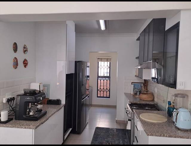 4 BEDROOM DUPLEX FOR SALE IN SUMMERSET